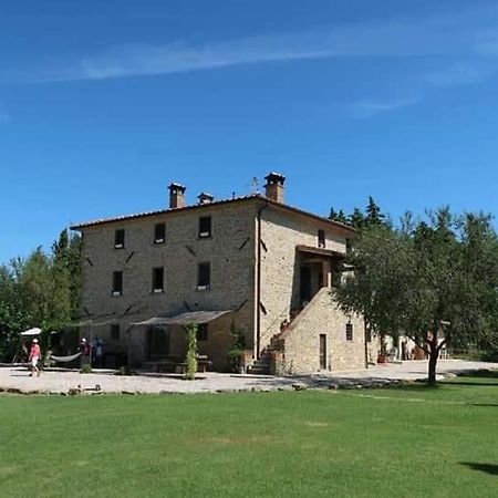 Le Terre Di Caprano Hotel Citta di Castello Bagian luar foto