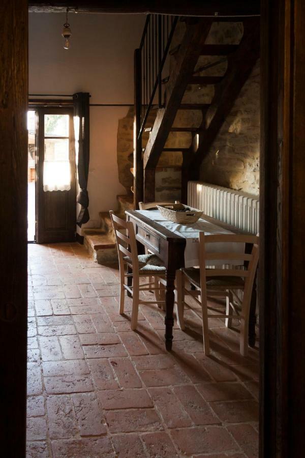 Le Terre Di Caprano Hotel Citta di Castello Bagian luar foto